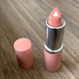 Clinique dramatically different lipstick canoodle